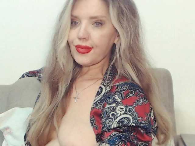Drakulaura1 live cam on BongaCams