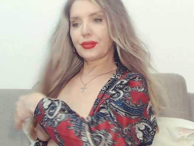 Drakulaura1 live cam on BongaCams