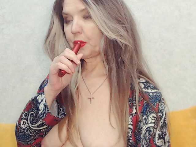Drakulaura1 live cam on BongaCams