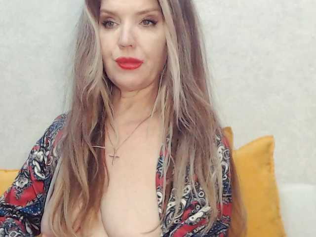 Drakulaura1 — live female cam