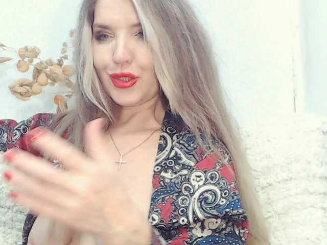 Drakulaura1 live cam on BongaCams