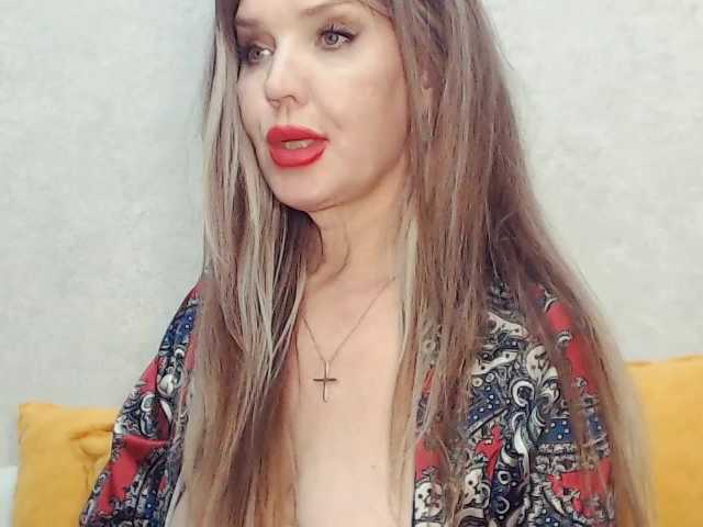 Drakulaura1 live cam on BongaCams