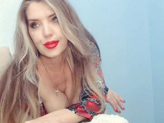Drakulaura1 live cam on BongaCams