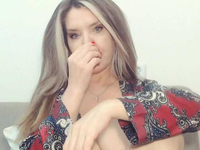 Drakulaura1's BongaCams show and profile