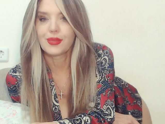 Drakulaura1's BongaCams show and profile