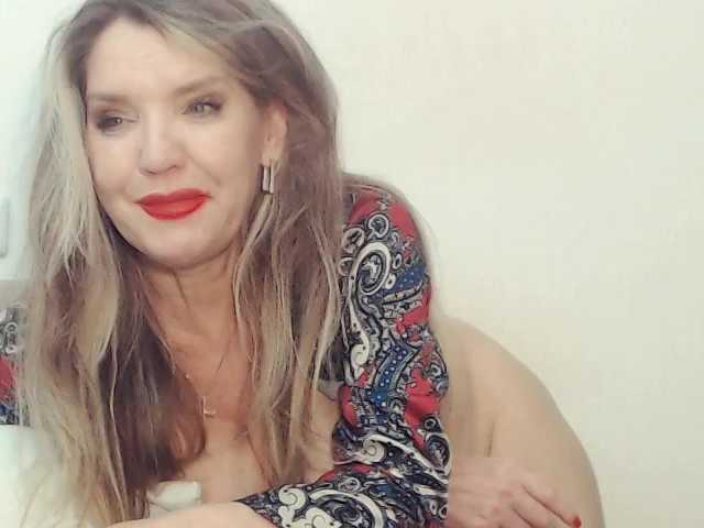 Drakulaura1 live cam on BongaCams