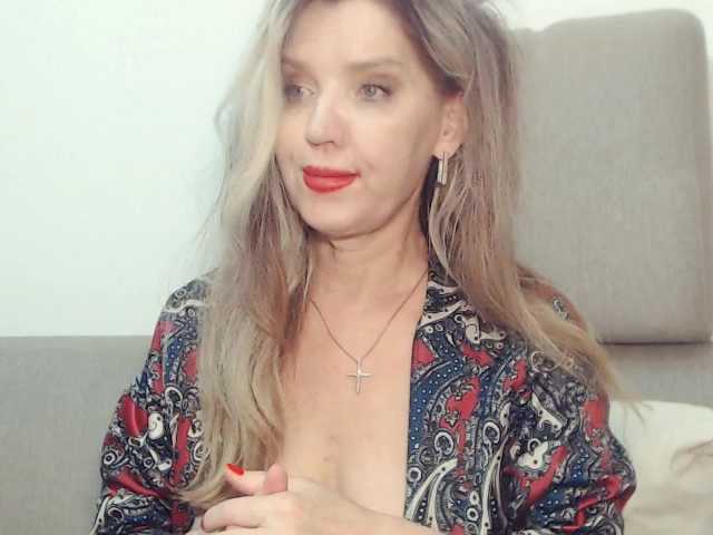 drakulaura1 online