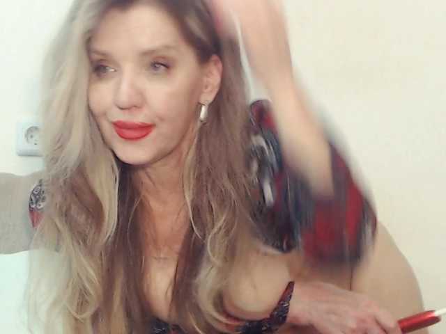 Drakulaura1 live cam on BongaCams