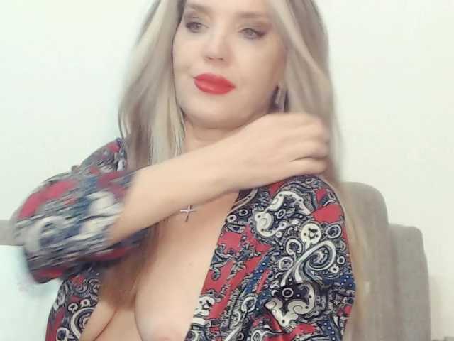 Drakulaura1's BongaCams show and profile