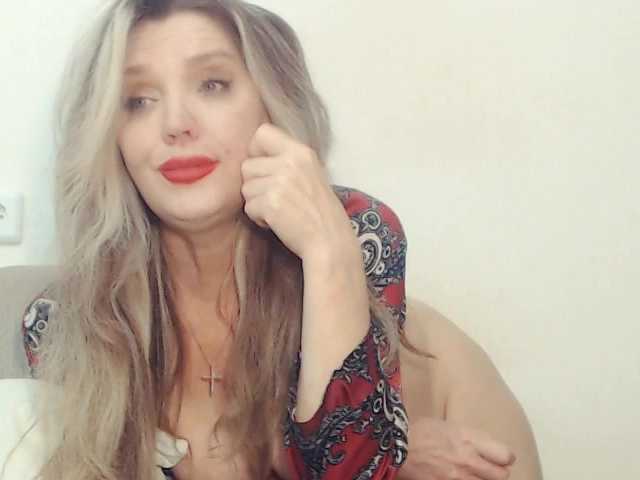 Drakulaura1 live cam on BongaCams