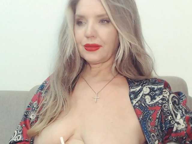 Drakulaura1 live cam on BongaCams