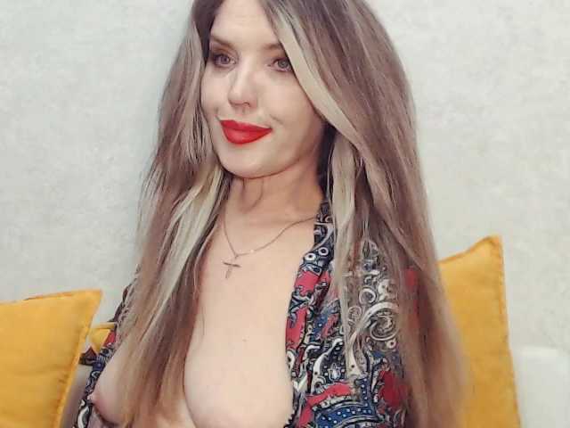 Drakulaura1 live cam on BongaCams