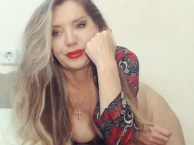 Drakulaura1 live cam on BongaCams