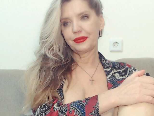 Drakulaura1 live cam on BongaCams