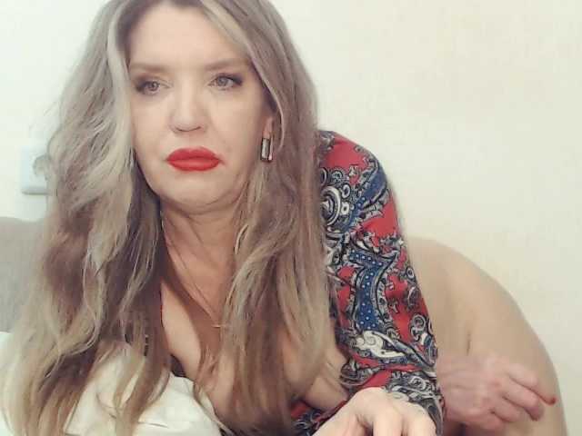 Drakulaura1 live cam
