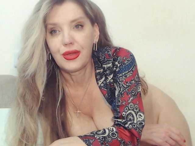 Drakulaura1 live cam
