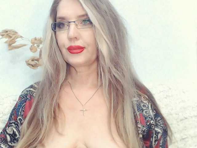 Drakulaura1 live cam on BongaCams