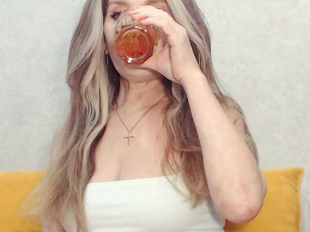 Drakulaura1 live cam on BongaCams