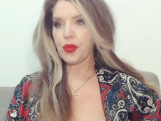drakulaura1 live sex