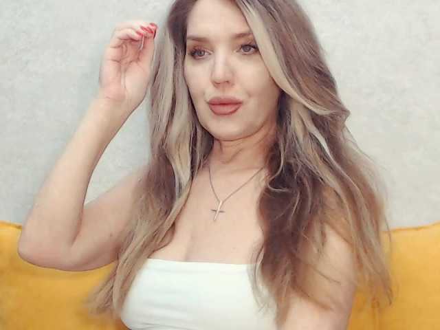 Drakulaura1 live cam
