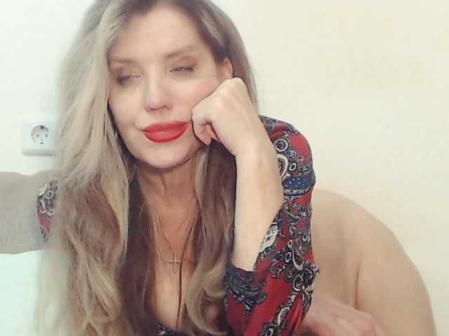 Drakulaura1 live cam on BongaCams