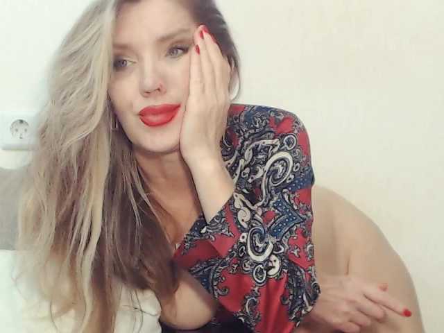 Drakulaura1 live cam on BongaCams