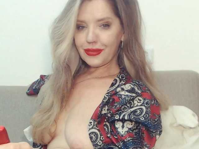 Drakulaura1 live cam on BongaCams