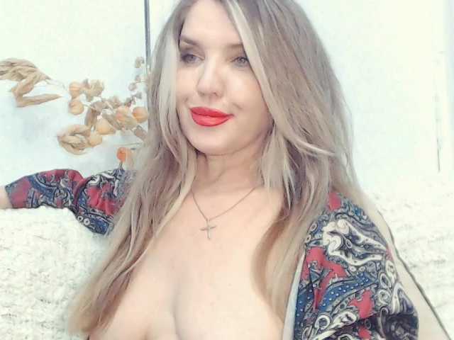Drakulaura1 live cam on BongaCams