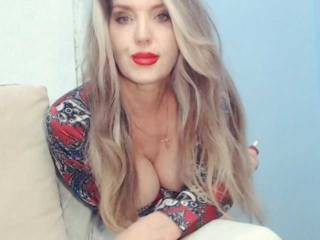 Drakulaura1 live cam on BongaCams