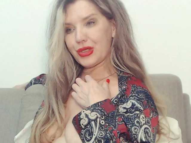 Drakulaura1 live cam on BongaCams
