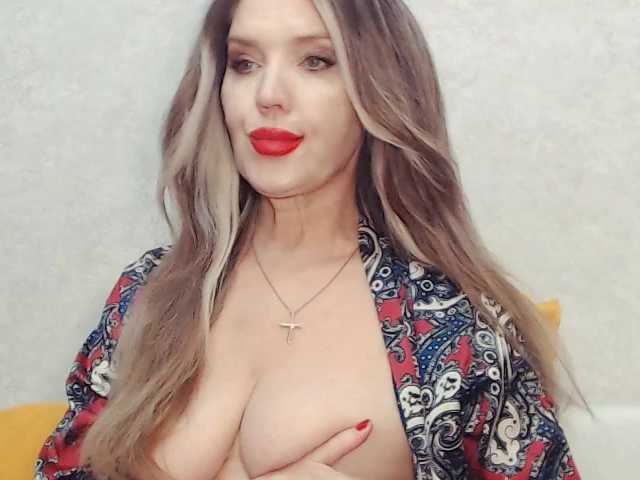 Drakulaura1 live cam on BongaCams