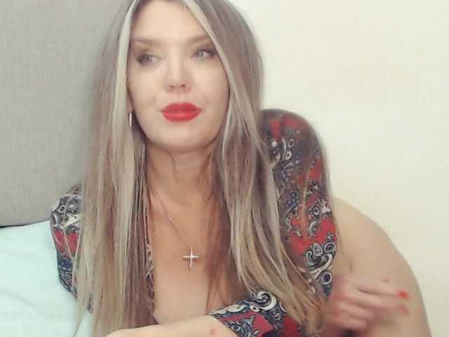 Drakulaura1's BongaCams show and profile