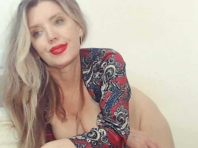 Drakulaura1 live cam on BongaCams