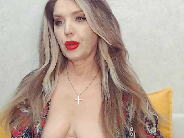 Drakulaura1 live cam on BongaCams