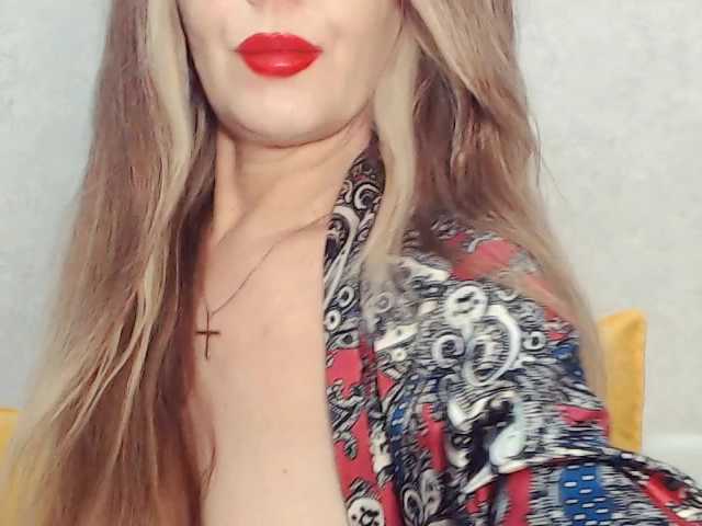 Drakulaura1 live cam on BongaCams