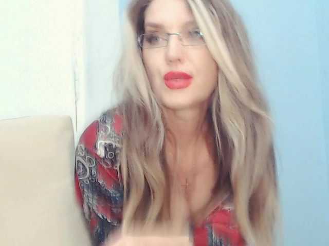 Drakulaura1 live cam on BongaCams