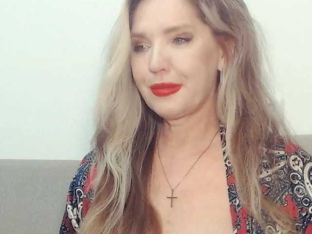 Drakulaura1 live cam on BongaCams