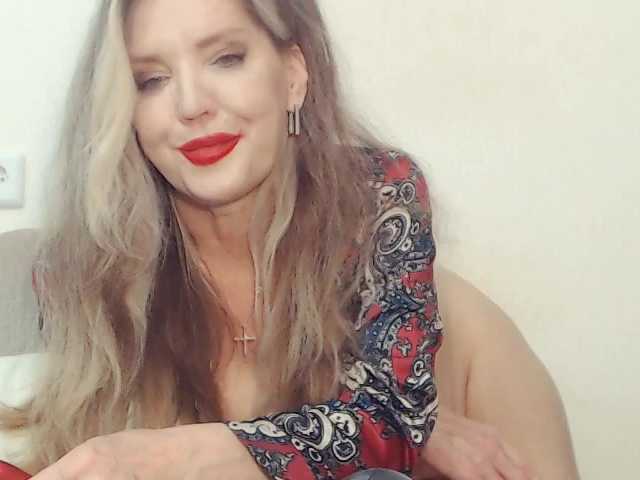 Drakulaura1 live cam on BongaCams