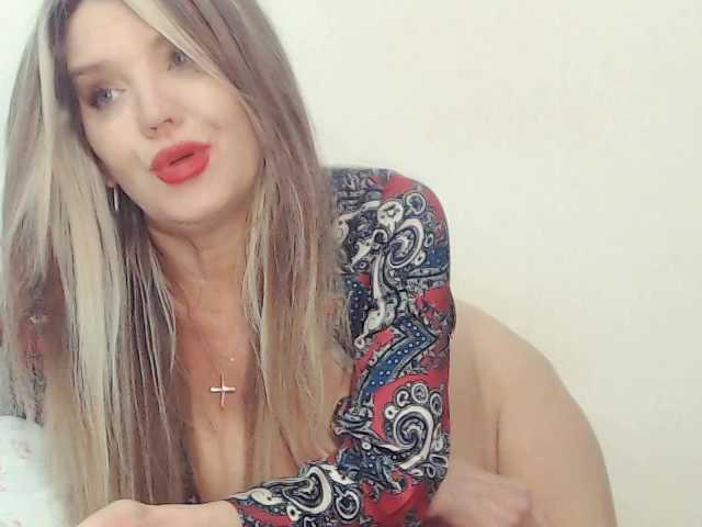 Drakulaura1's BongaCams show and profile