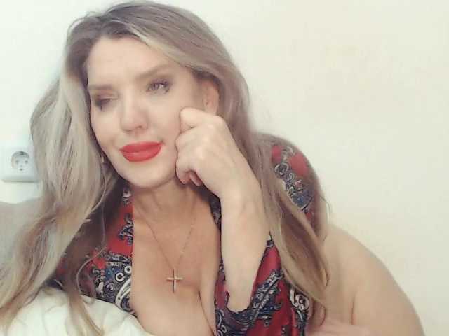 Drakulaura1 live cam on BongaCams