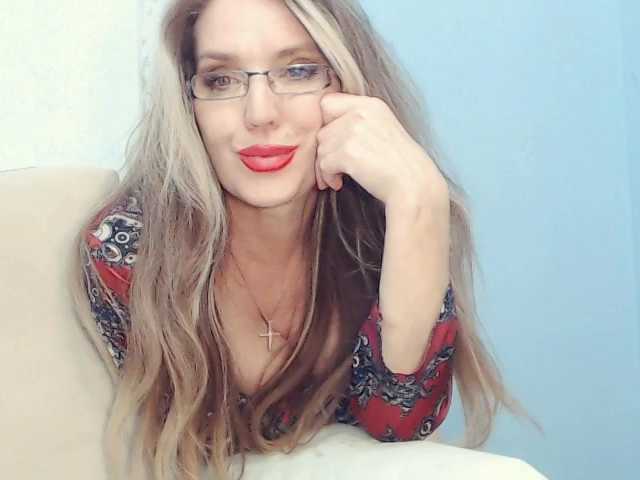 Drakulaura1 live cam on BongaCams