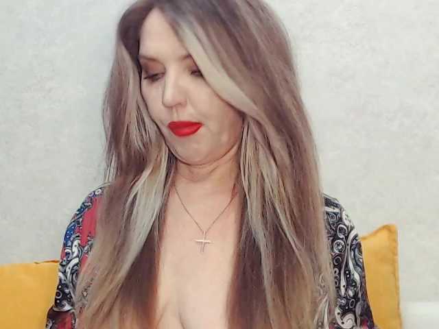 Drakulaura1 live cam on BongaCams