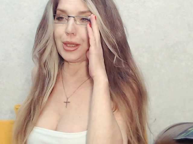 Drakulaura1 live cam on BongaCams