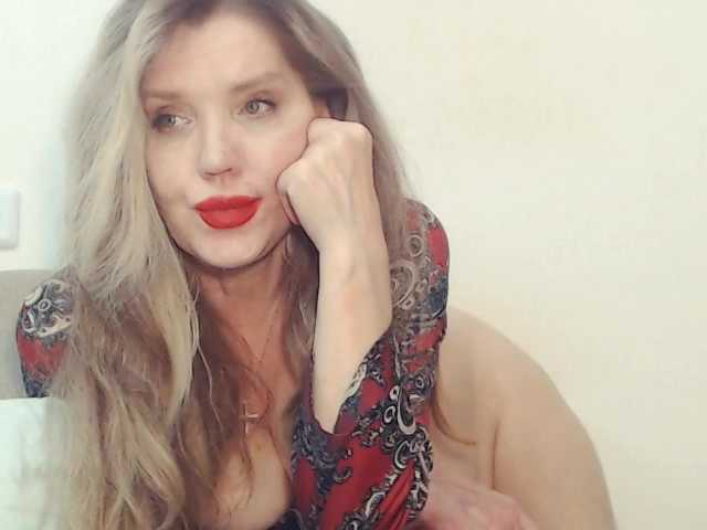 go to chat with Drakulaura1