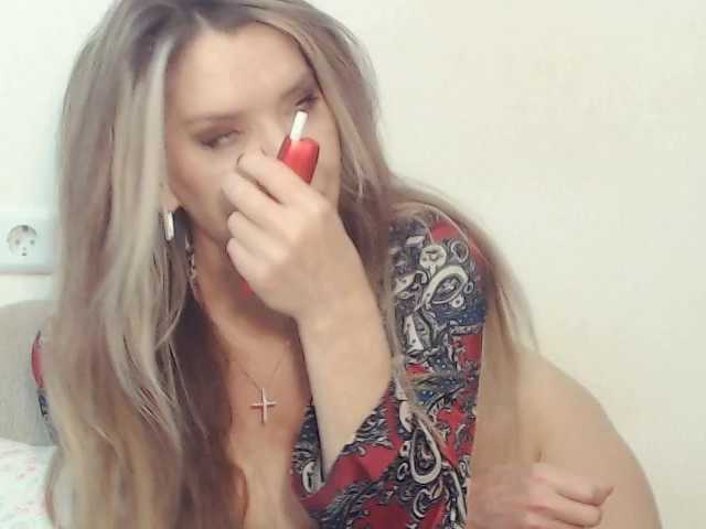 Drakulaura1's BongaCams show and profile