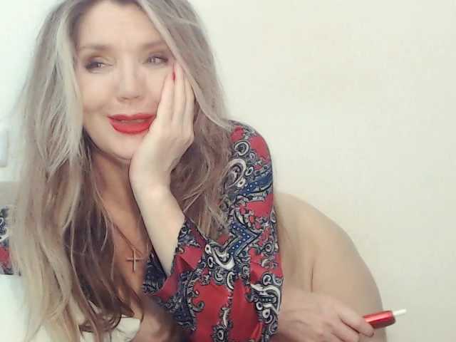 Drakulaura1 live cam on BongaCams