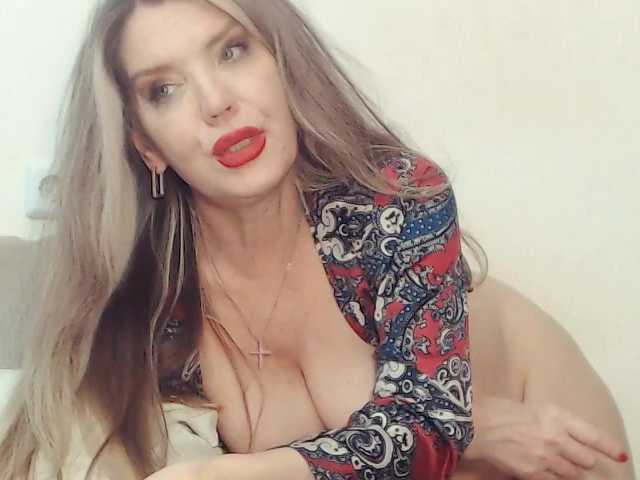 Drakulaura1 live cam on BongaCams