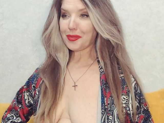 Drakulaura1 live cam on BongaCams