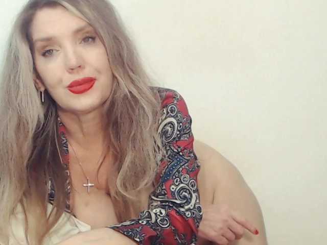 Drakulaura1 live cam on BongaCams