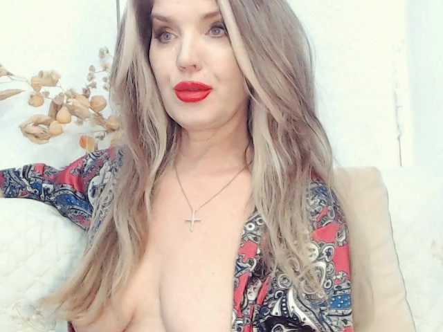 Drakulaura1 live cam on BongaCams